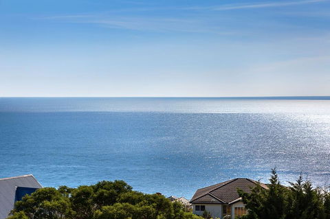 Hampton's Retreat Family Friendly, Water Views, Close To Beach With Heated Pool - Australian Directory 1