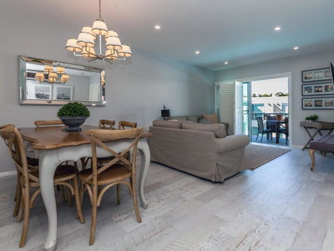 Hamptons Retreat @ Unit 259A Pacific Blue - Australian Directory 1