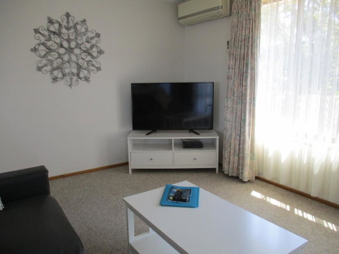 Harbour Lights Holiday Units - Australian Directory 0