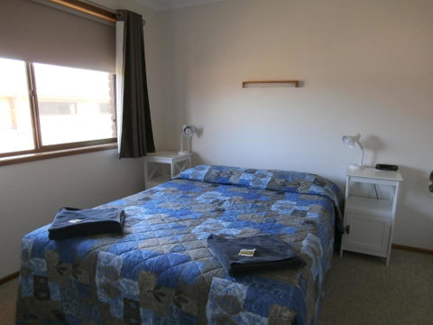 Harbour Lights Holiday Units - Australian Directory 3