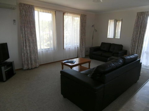 Harbour Lights Holiday Units - Australian Directory 2
