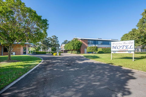 Hawkesbury Race Club Motel - Australian Directory 0