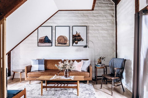 Hawthorn Villa Stables - Australian Directory 1