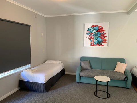 Hello Adelaide Motel And Apartments - Australian Directory 2