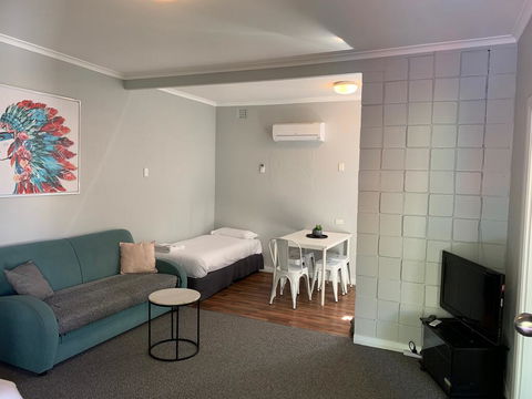 Hello Adelaide Motel And Apartments - Australian Directory 3
