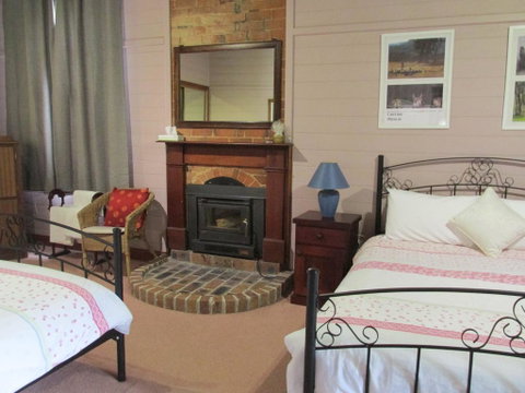 Henry's Cottage - Australian Directory 3