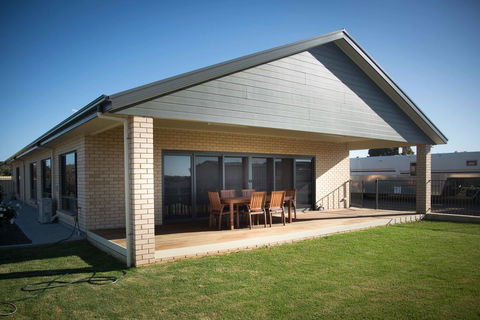Highview On Victoria Coffin Bay - Australian Directory 0