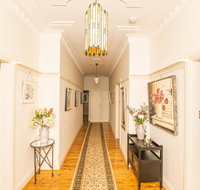 Hillside Cottage  Comfy Spacious Walk to CBD  Stannies - Australian Directory