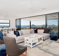 Hilltop Hideaway - Breathtaking views moments to beach - Australian Directory