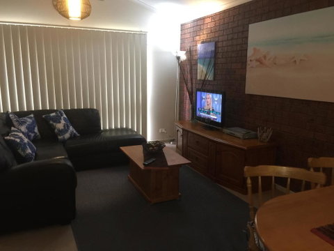 Holiday Home In The Heart Of Anglesea - Australian Directory 3