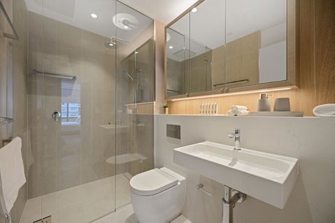 HomeHotel-Luxury Home, High Rise With View. - Australian Directory 2