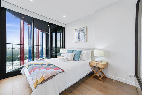 HomeHotel-Luxury Home, High Rise With View. - Australian Directory 0