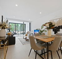 HomeHotel-New and walking to shoppingSuper clean - Australian Directory