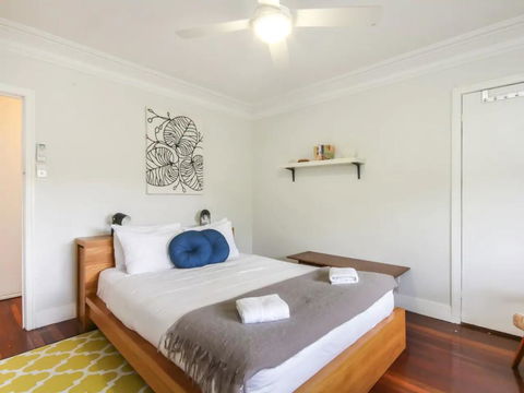 Homely Pembroke On The Park Cottage - Australian Directory 3
