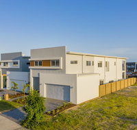 HomePlus -Fabulous Waterfront Dream Holiday House - Australian Directory