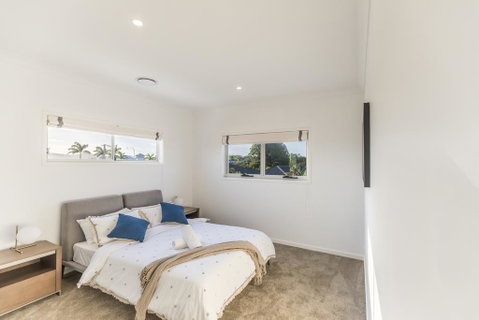 HomePlus -Fabulous Waterfront Dream Holiday House - Australian Directory 3
