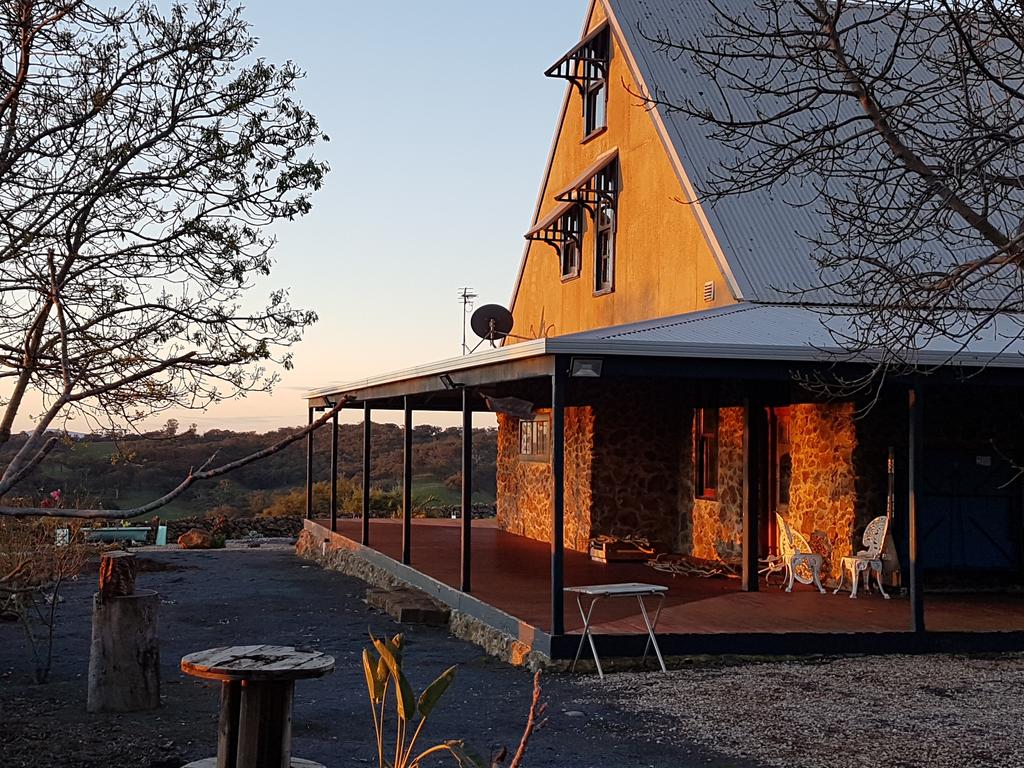 Springmount VIC Australian Directory