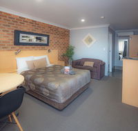 Jumbuck Motor Inn - Australian Directory