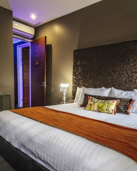 Junction Hotel - Australian Directory 3