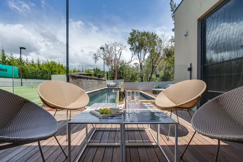 Kalina Retreat: Resort Style Tennis & Pool - Australian Directory 1