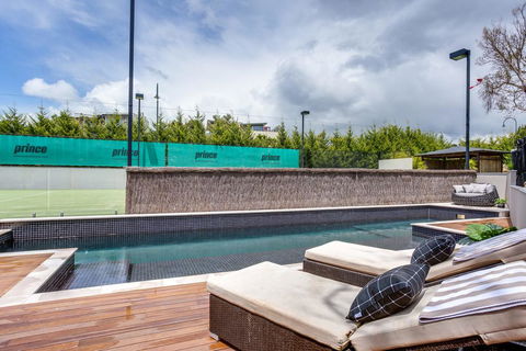 Kalina Retreat: Resort Style Tennis & Pool - Australian Directory 0
