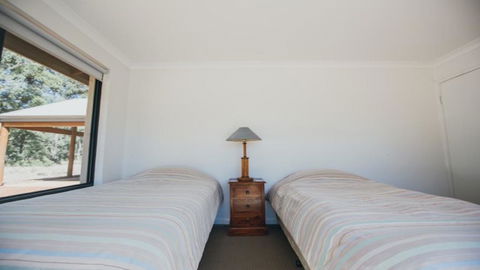Kangaroo Retreat - Australian Directory 3