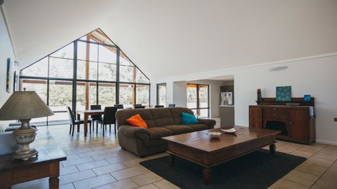 Kangaroo Retreat - Australian Directory 0