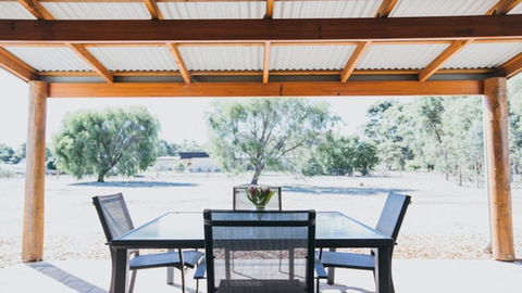 Kangaroo Retreat - Australian Directory 2