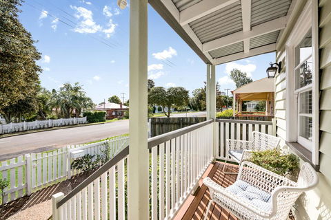 Keeler Cottage - Australian Directory 2