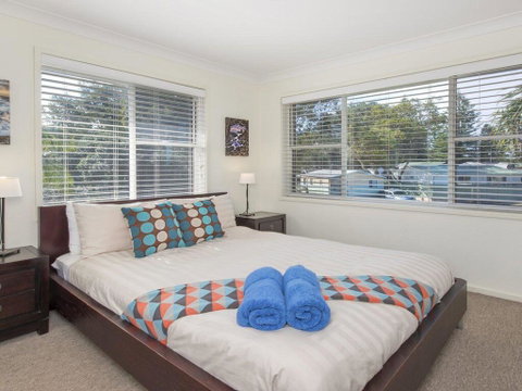 Kendalls Beach House - Australian Directory 1