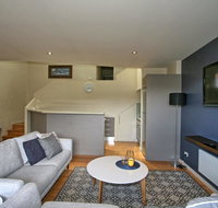 Khione 5/23-25 Kirwan Close
