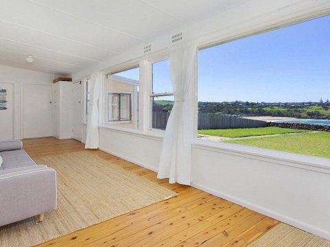 Kiama Beach Cottage At Easts Beach - Australian Directory 2