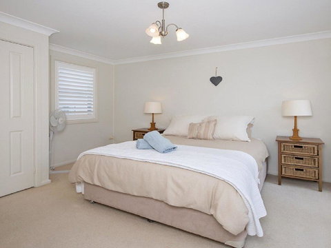 Kiama Beachscape On Manning - Australian Directory 3