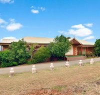 King III - you can honestly walk to Bimbadgen and Hope Estate concerts - Australian Directory