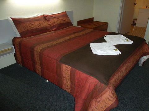 Kinka Palms Beachfront Apartments / Motel - Australian Directory 1