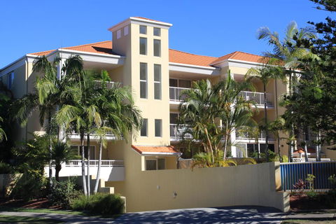 Koala Cove Holiday Apartments - Australian Directory 2