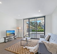 KOZYGURU WOLLI CREEK KOZY 3 BED APT  FREE PARKING NWC009 - Australian Directory