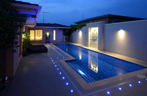 Kraimorie Large Family Beach House With Pool, Superb Water Views, Pool, And Games Room - Australian Directory 0