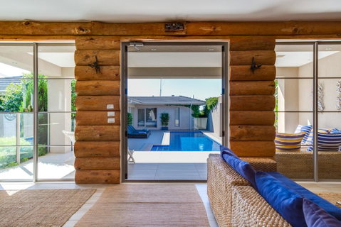Kraimorie Large Family Beach House With Pool, Superb Water Views, Pool, And Games Room - Australian Directory 3