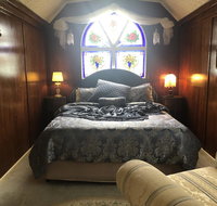 Krinklewood Cottage  Train Carriages - Australian Directory