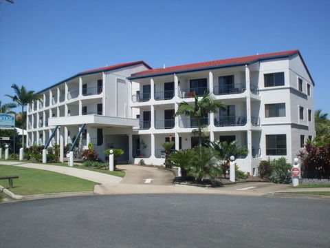 L'Amor Holiday Apartments - Australian Directory 0