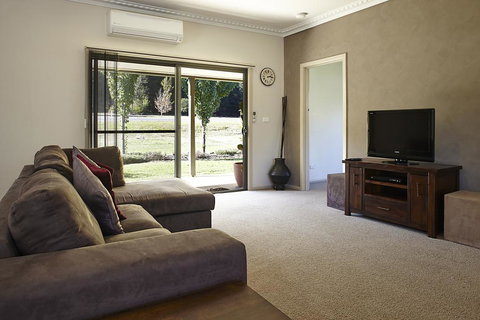 La Casa - Australian Directory 0