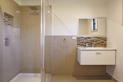La Casa - Australian Directory 1