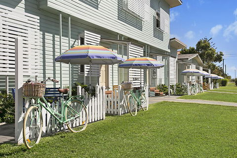 La Costa Beachside Motel - Australian Directory 0