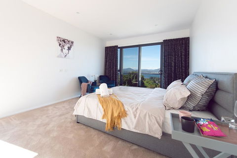 La Vie Luxury Bay View - Australian Directory 0