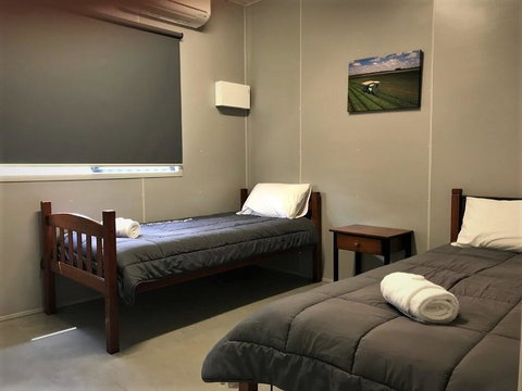 Lake Callide Retreat - Australian Directory 3