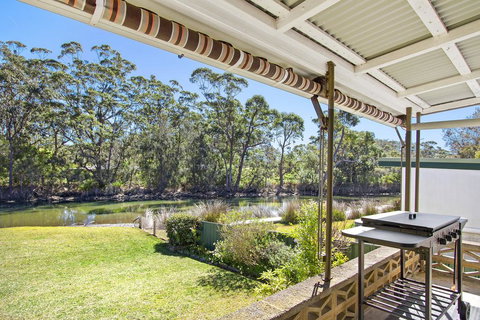 Lake Frontage Family Fun Home - Australian Directory 3