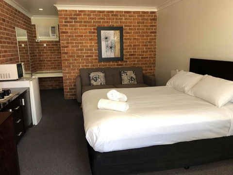 Lake Macquarie Motor Inn - Australian Directory 1