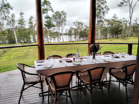 Lake Tinaroo Waterfrontage - Australian Directory 1