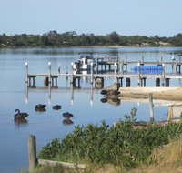 Lakes Waterfront Motel and Cottages with King Beds - Australian Directory